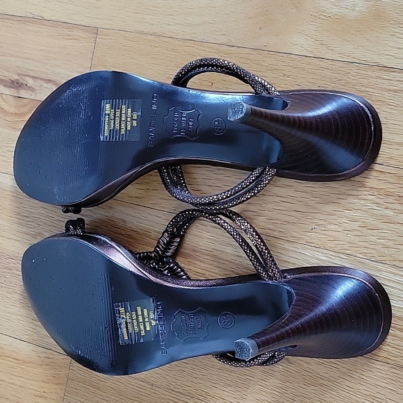 Excellent Condition Bandolino sandals size 8.5, 4" heel, brown - Picture 4 of 5